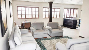 Full Apartment Comfortable, Spacious and with Natural Light in Cuenca - ID301